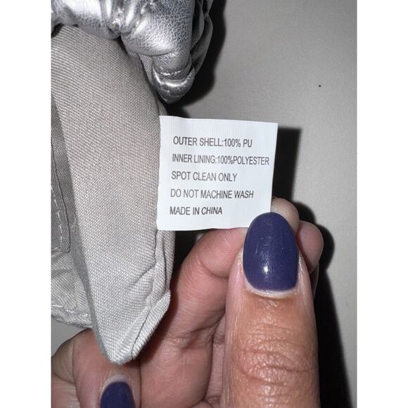 Shiraleah Jody Zip Pouch Silver Clutch Purse Bag Strapless Inner Pockets NWT - Picture 4 of 11